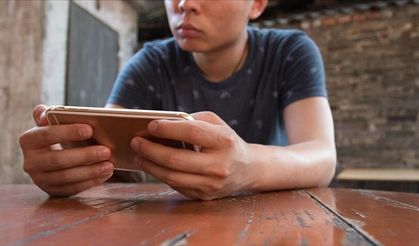 Sosyal Medyada Yaş Sınırı: Kimlik Doğrulama Kodu Nasıl Alınacak?