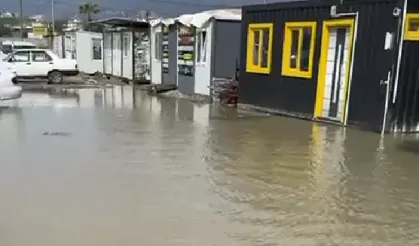 Antakya’da Esnaf Sular Altında Kaldı, Acil Çözüm Bekleniyor!