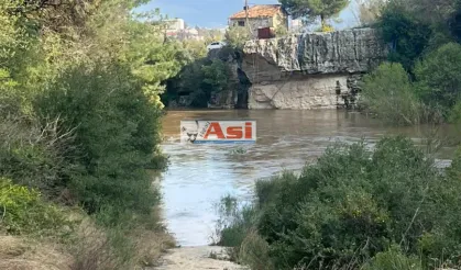 Samandağ’ın Batıayaz Köprüsü Yıkıldı