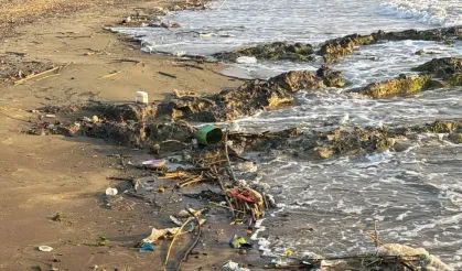Hatay'ın Arsuz Sahilinde  Çöp Sorunu Büyüyor!