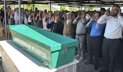 Defne'de Baba ve Kıza Acı Veda: Yan Yana Defnedildiler