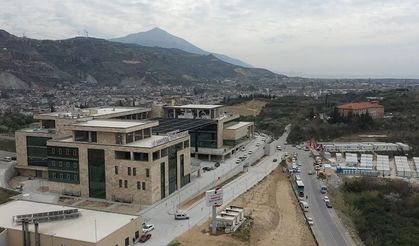 Hasta Olarak Girdi, Dehşet Saçtı: Kadın Doktora Bıçaklı Tehdit!