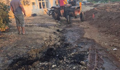 Antalya'da park halindeki traktör yangına neden oldu