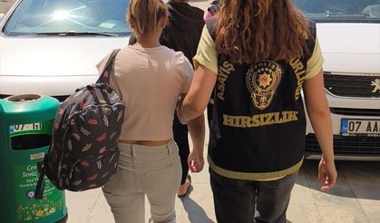 Antalya'da tramvaydaki yankesicilik olayının 2 şüphelisi tutuklandı