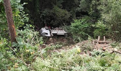 Hatay'da uçuruma devrilen kamyondaki 2 kişi yaralandı