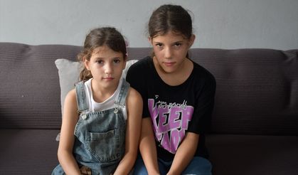 Adana'da iki kardeş yeni işitme cihazlarına kaymakamlık desteğiyle kavuştu