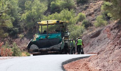 Kırıkhan’da 2 Kilometrelik Yolda Asfalt Çalışması Başladı