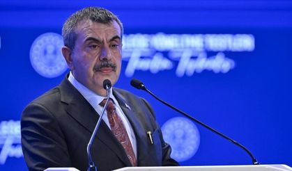 Bakan Tekin açıkladı: Okullarda ara tatil kaldırılacak mı?
