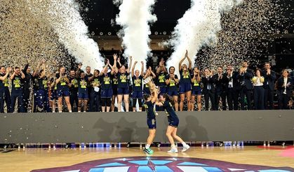 Fenerbahçe Tarfin FIBA Kadınlar Süper Kupa'nın sahibi oldu