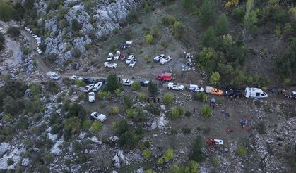 GÜNCELLEME 2 - Isparta'da kanyonda mahsur kalan 10 İHH gönüllüsü kurtarıldı