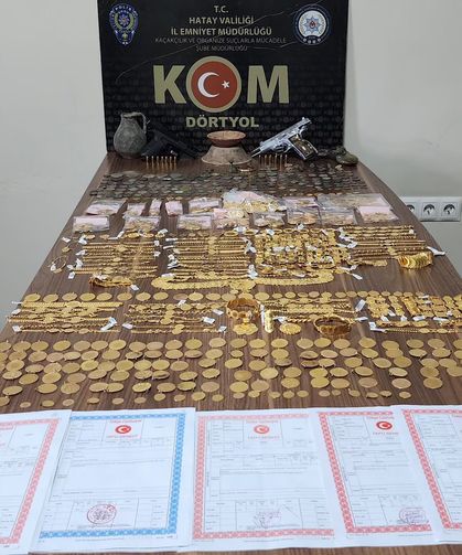 Hatay’da Kuyumculara Darbe: Sahte Altın ve Tarihi Eser Ele Geçti