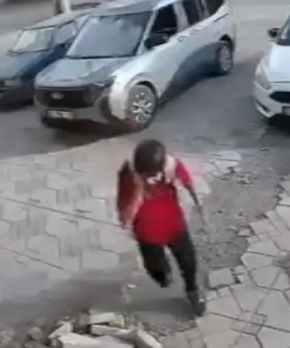 Hatay'da Liseli Öğrenciye Servis Çıkışında Saldırı!