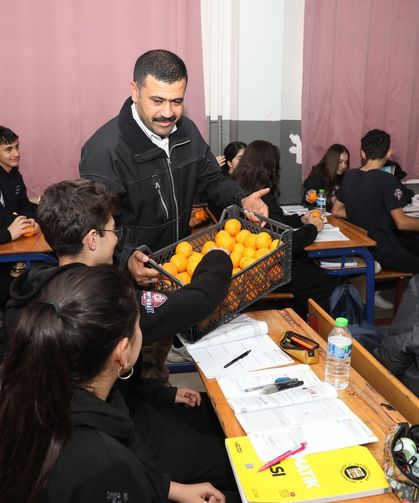 Hatay Büyükşehir Belediyesi 320 Ton Ürünü Ücretsiz Dağıttı