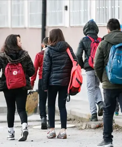 Hatay'da 4.2’lik Deprem Sonrası Okullar Boşaldı!