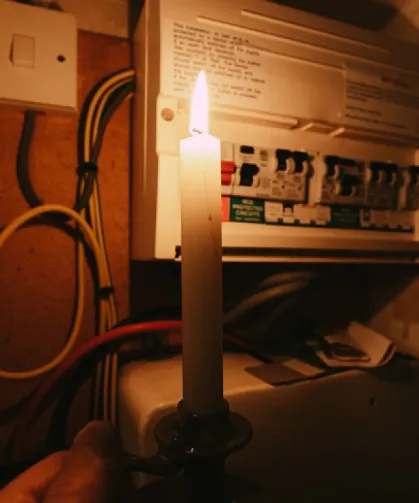 55 Saattir Elektriksiz Kalan Narlıca Sakinleri İsyan Etti!