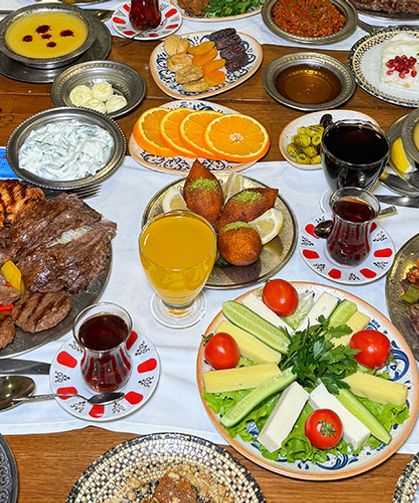 Hatay’da İftar Fiyatları Cep Yakacak ! İşte İftar Menüsü Fiyatları