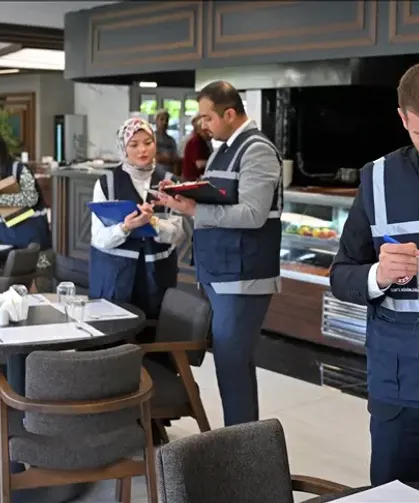 Hatay'da Servis Ücretinde Yeni Taktik: Menüye Gizli Zam Yapan Yandı!