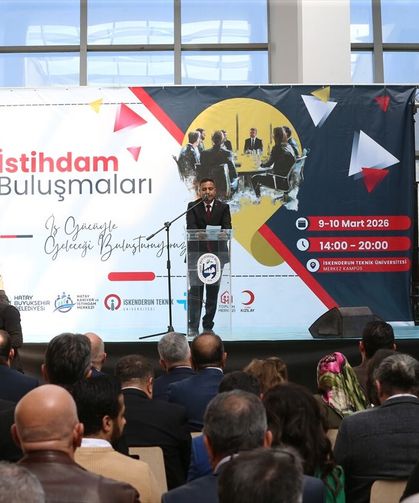 Hatay’da İş Arayanlarla Firmalar Aynı Çatıda Buluştu