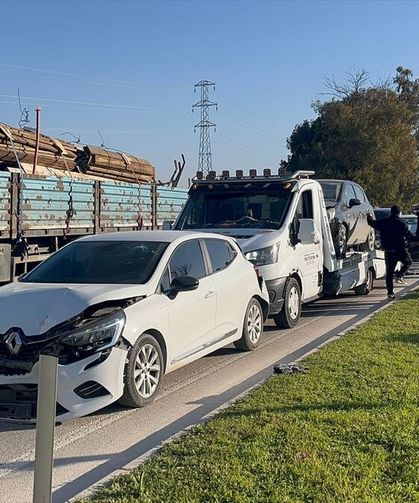Antakya’da Zincirleme Trafik Kazası: 5 Araç Birbirine Girdi