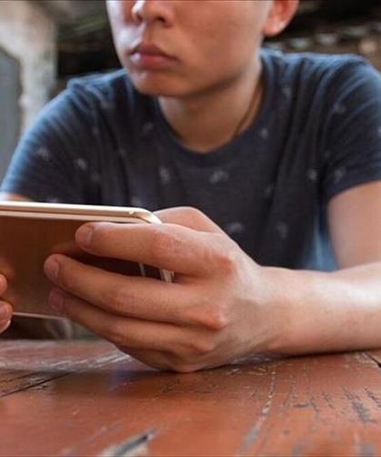 Sosyal Medyada Yaş Sınırı: Kimlik Doğrulama Kodu Nasıl Alınacak?