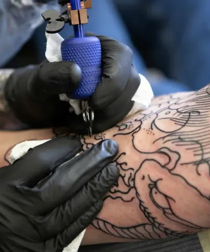 TBMM'ye Sunuldu: Dövme ve Piercinge Hapis Cezası!