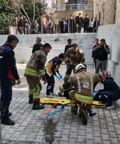 İskenderun’da İntihar Girişimi: Apartmana Çıkıp Kendini Atmak İstedi