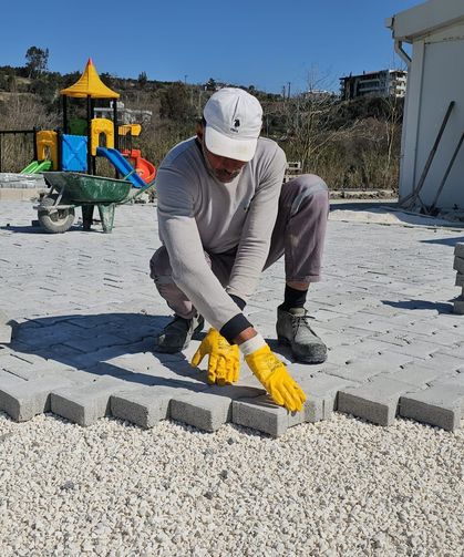 Karaçay Mahallesi’ne Modern Sosyal Alan !