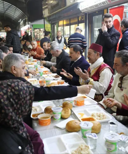 Uzun Çarşı’da Gönül Sofrası Kuruldu