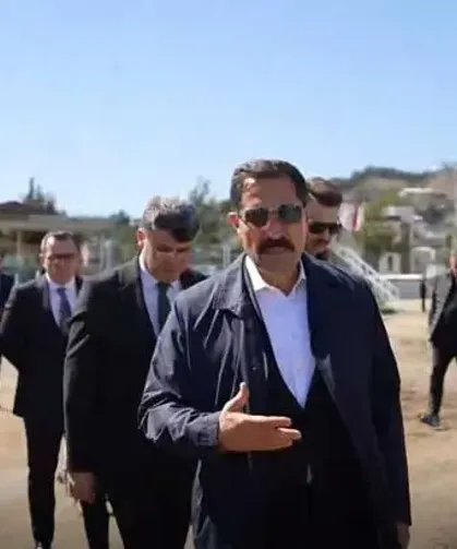 Hatay Valisi Defne’de Esnafla Buluştu