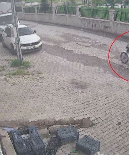 Hatay'da Silahla Dehşet Saçan Çocuklar Kamerada!