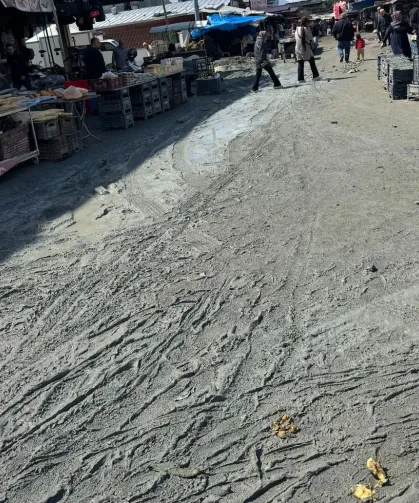 Akşam Pazarı Yine Bataklık İçinde: Giderilemeyen Soruna Tepkiler Sürüyor!