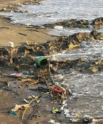 Hatay'ın Arsuz Sahilinde  Çöp Sorunu Büyüyor!