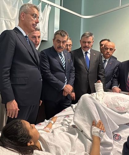 Bakanlar Kahramanmaraş'taki Saldırıda Yaralananları Ziyaret Etti