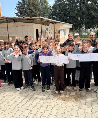 Turunçlu İlkokulu’na Hatay’ın Çilem Ablasından Sevindiren Destek