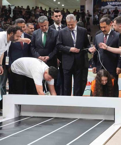 Hatay'da 4 bin 67 Öğretmen ve Öğrenci Robot Yarışmasında Yarışıyor