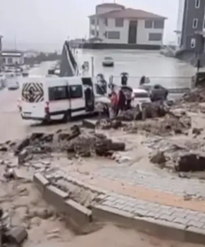 Hataylı Çocuklar Şimdiden Sınav Veriyor: Bu Yolda Nasıl Okula Gidilecek?