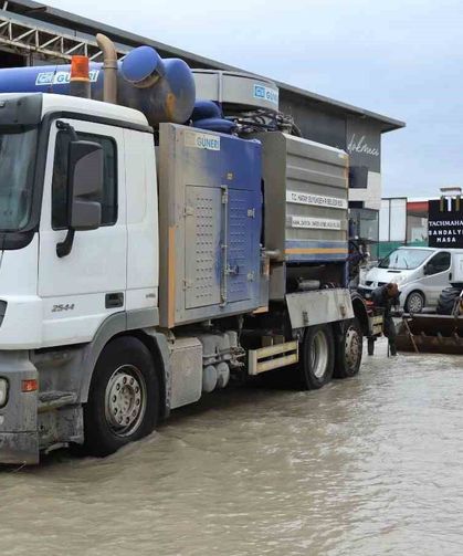 HBB Ekipleri, 110 Noktaya Müdahale Etti: 32 Vatandaş Kurtardı