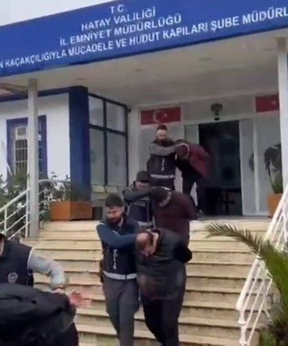 Hatay'da 52 Göçmen Yakalandı, 12 Organizatör Tutuklandı