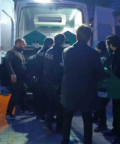 Metruk binada erkek cesedi bulundu