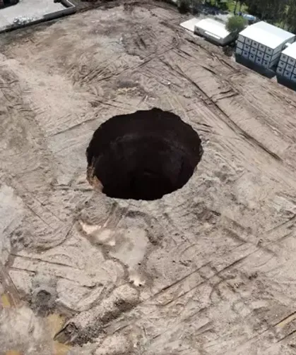 Hatay'da Deprem Sanılan Sarsıntı: İskenderun'da Obruk Oluştu