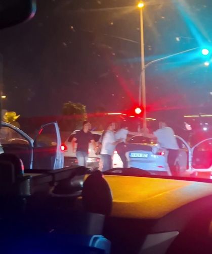 İskenderun’da Trafik Terörü: Tekmeli Yumruklu Kavga Kamerada