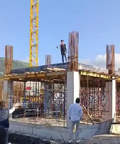 Antakya’da TOKİ İşçilerinden Maaş Eylemi