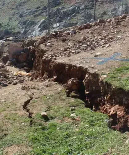 6 Şubat'ın Ağır Vurduğu İlçede Risk Devam Ediyor: İşte Son Açıklama!
