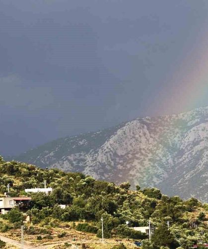 Türk bayrağı ve gökkuşağı aynı karede buluştu