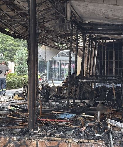 Hatay'da Çıkan Yangında 10 İş Yeri Zarar Gördü!