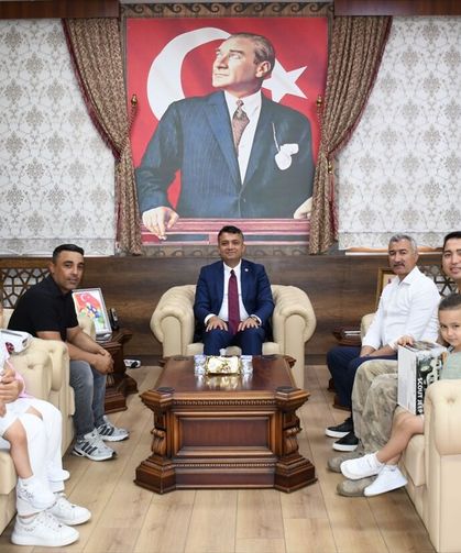 Dörtyol'da Yürek Isıtan Görüntü: Vatandaşın Hareketi Takdir Topladı!