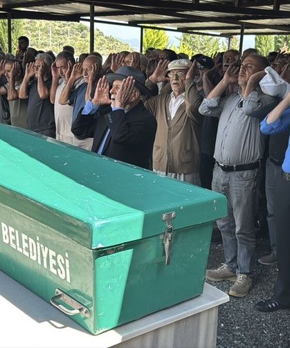 Defne'de Baba ve Kıza Acı Veda: Yan Yana Defnedildiler