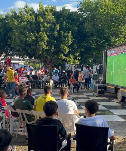 Hatay’da Milli Maç Şoku! Dev Ekranlar İptal Edildi