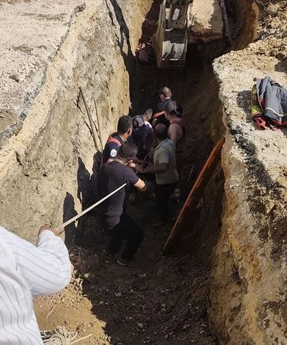 Hatay'da Altyapı Çalışması Sırasında Toprak Altında Kalan İşçi Öldü