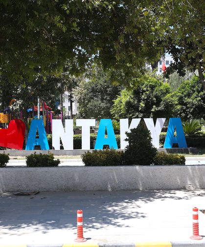 Hataylıları Bunaltıcı Günler Bekliyor: Nem Rekor Seviyeye Yaklaşacak!